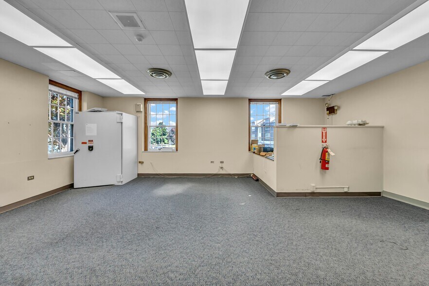 More Photos Of 159 Greenwood Ave, Bethel Bank For Lease