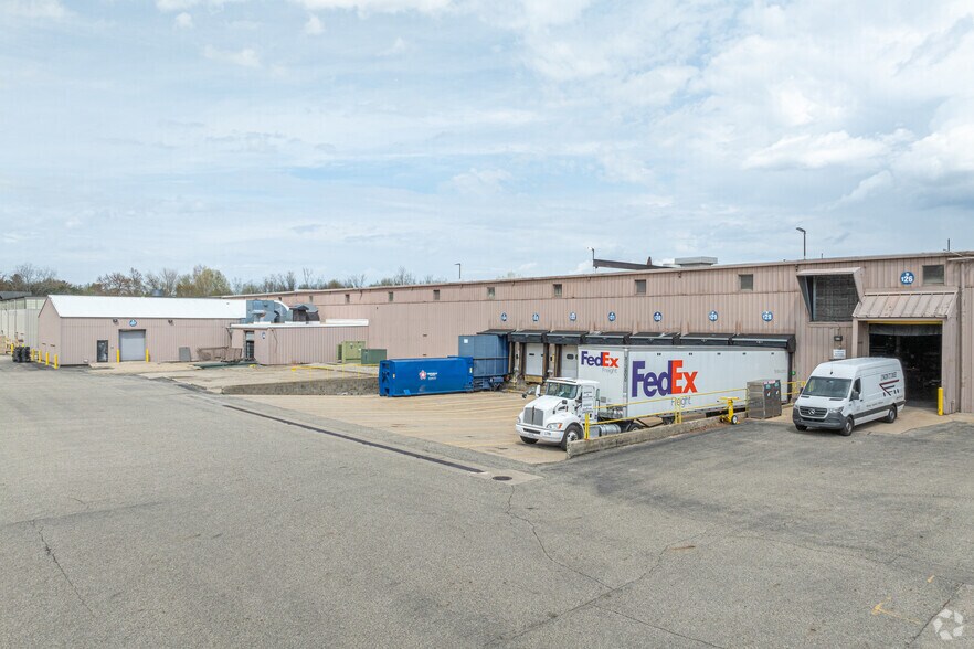 More Photos Of 17155 Van Wagoner Rd, Spring Lake Manufacturing For Lease