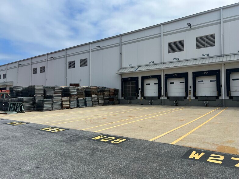 More Photos Of 80 Micro Dr, Jonestown Distribution For Lease