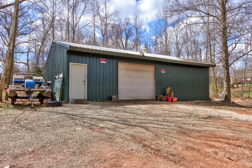 More Photos Of 27210 S Highway 125, Afton Apartments For Sale