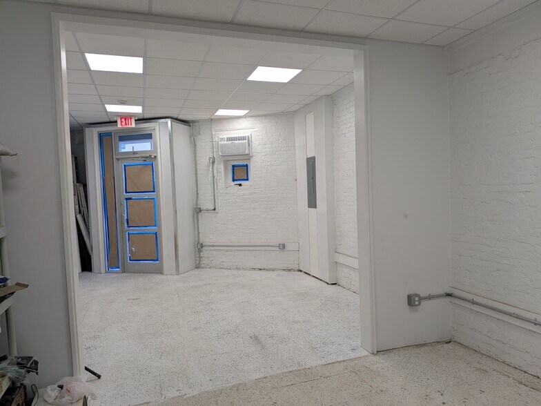 More Photos Of 585 Broadway, Kingston Storefront Retail Office For Lease