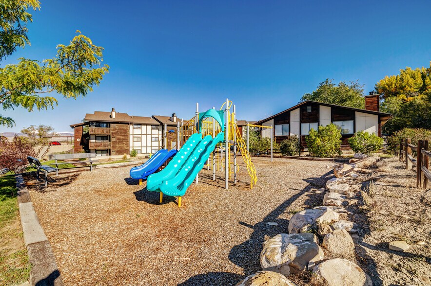More Photos Of 800 W Highway Dr, Wellington Apartments For Sale