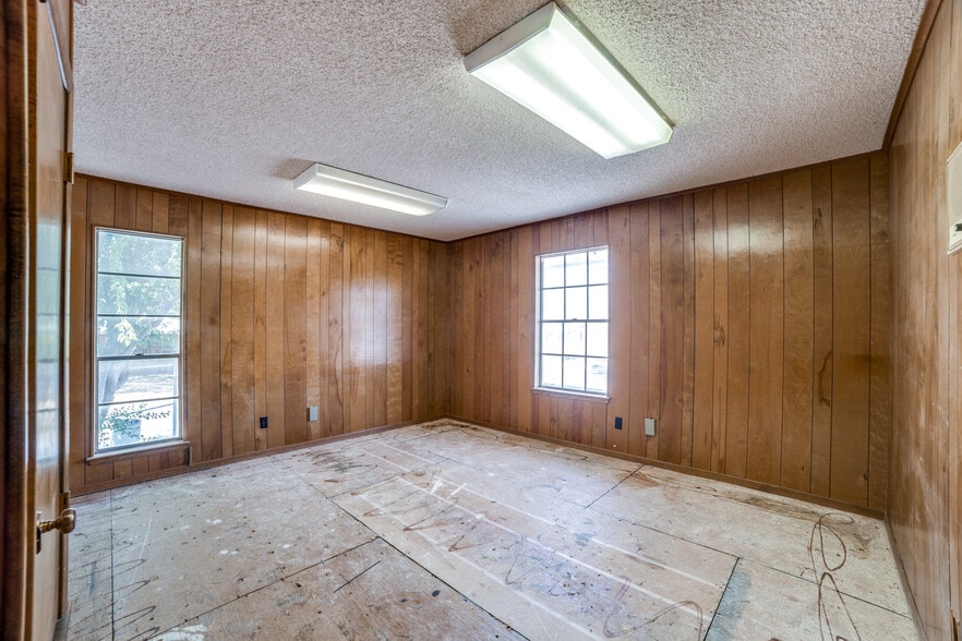 More Photos Of 5721 Broadway St, San Antonio Storefront Retail Office For Lease