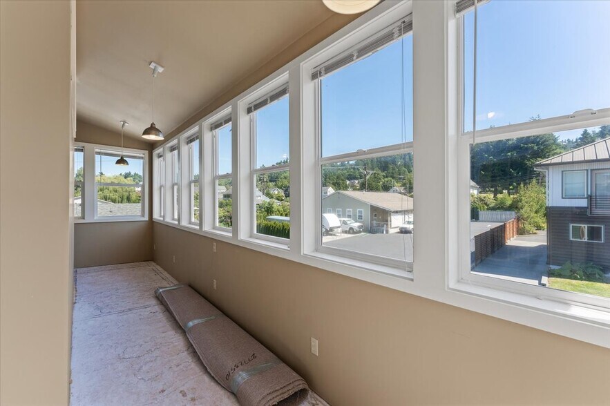 More Photos Of 829 2nd St, Mukilteo Office Residential For Sale
