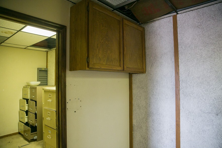 More Photos Of 165 E Southern Ave, Mesa Loft Creative Space For Lease