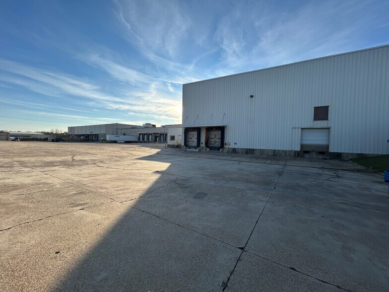 More Photos Of 1325 Boling St, Jackson Distribution For Lease