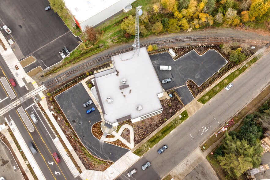 More Photos Of 10255 SW Arctic Dr, Beaverton Office For Lease