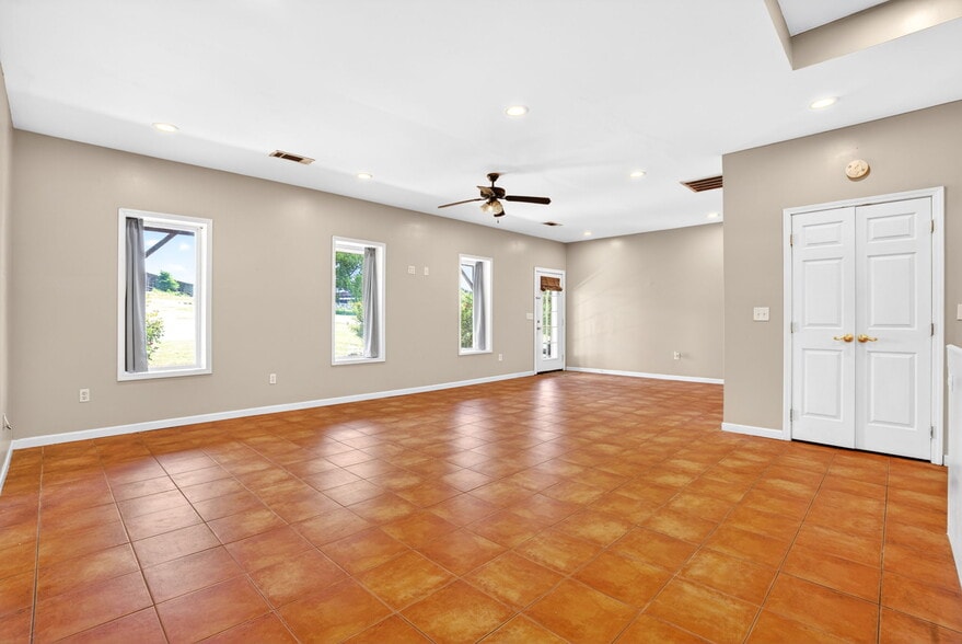 More Photos Of 1049 County Road 539, Valley Flex For Sale