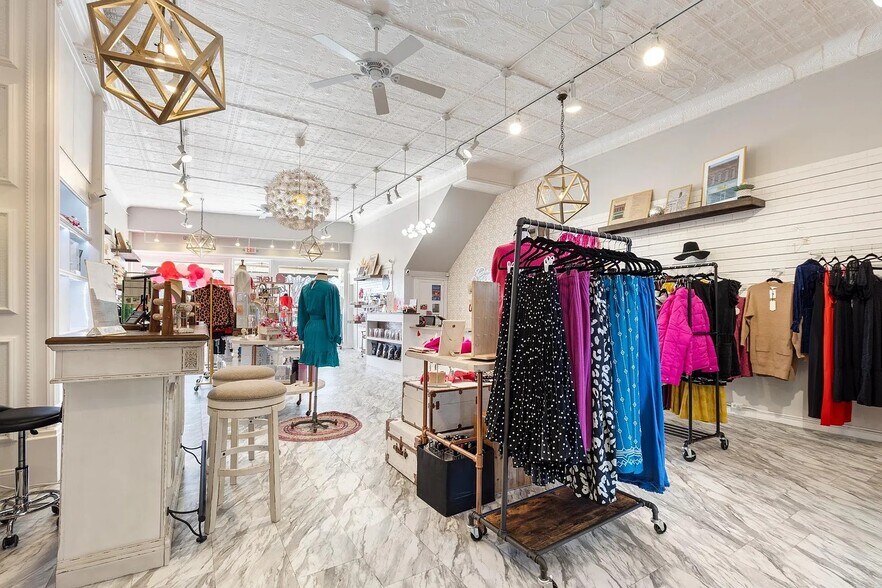 More Photos Of 506 Flynn St, Alva Storefront Retail Residential For Sale