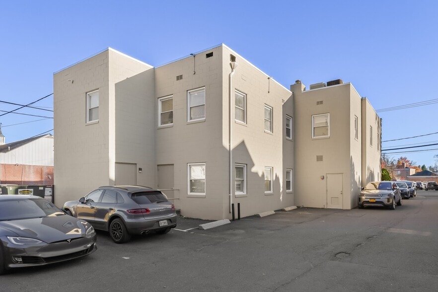 More Photos Of 3 W End Ave, Old Greenwich Office For Lease