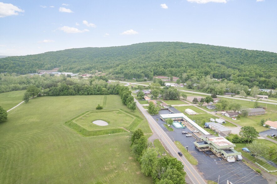 More Photos Of 310 S McCune St, Pilot Knob Hotel For Sale