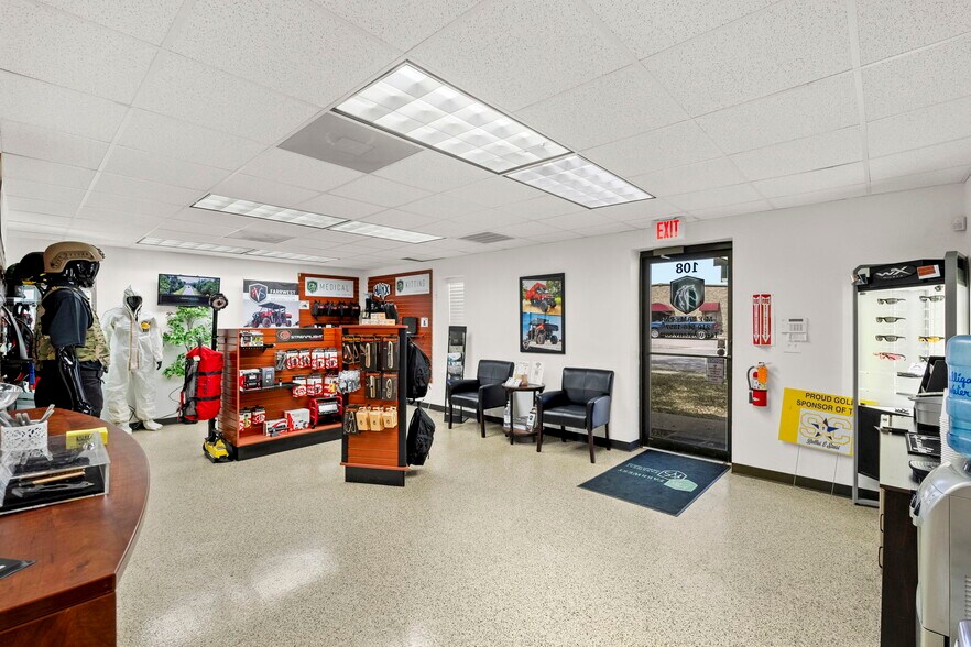 More Photos Of 108 Commercial Pl, Schertz Warehouse For Sale