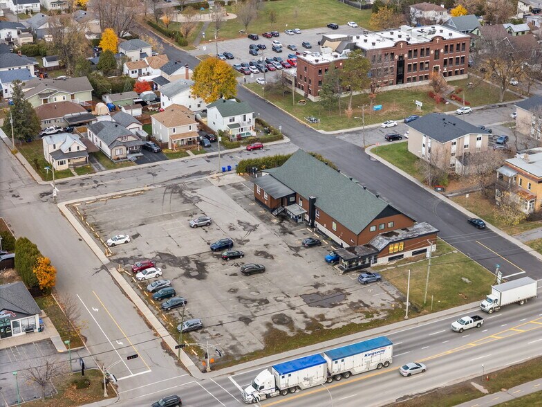 More Photos Of 195 Boul Maloney O, Gatineau Lodge Meeting Hall For Lease