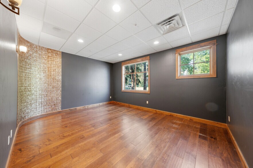 More Photos Of 1940 W Dickerson St, Bozeman Office For Lease