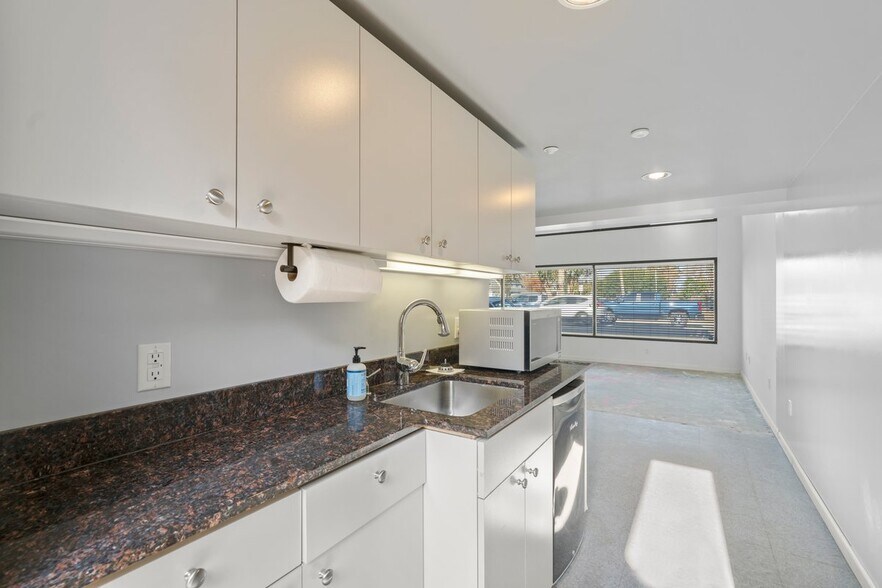 More Photos Of 808 Edgehill Dr, Burlingame Storefront Retail Office For Lease