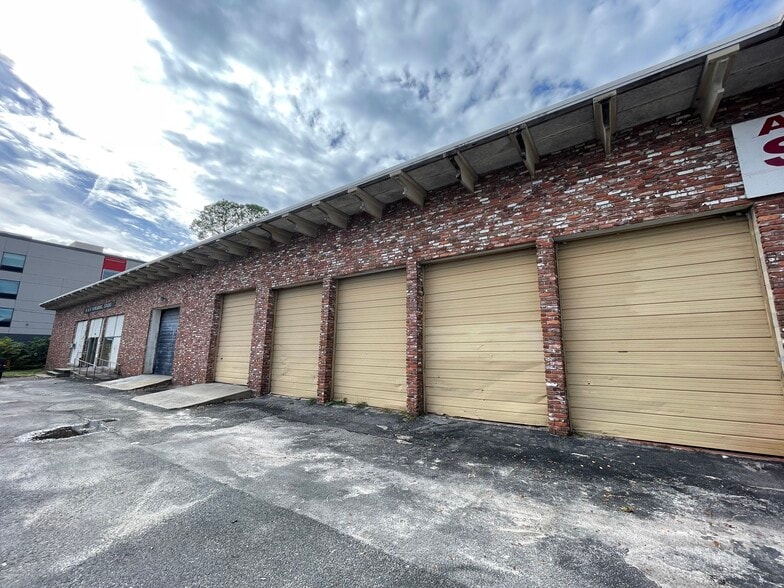 More Photos Of 422 SW 16th St, Ocala Auto Repair For Sale