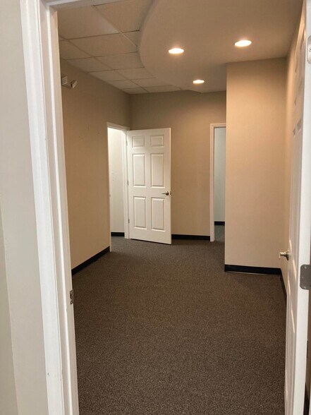 More Photos Of 3040 N Highway 17, Mount Pleasant Medical For Lease