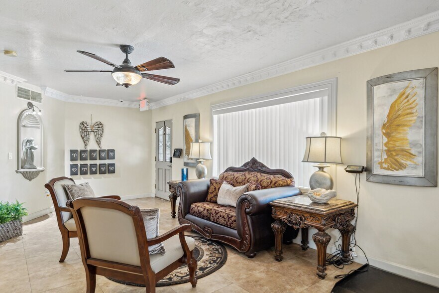 More Photos Of 3827 E Oak St, Phoenix Assisted Living For Sale