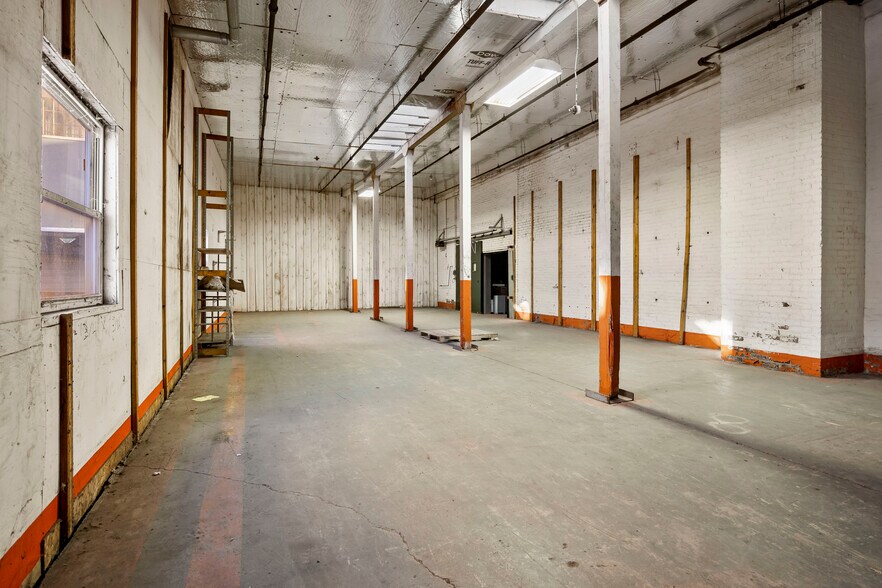 More Photos Of 403-409 N Pearl St, Albany Warehouse For Sale