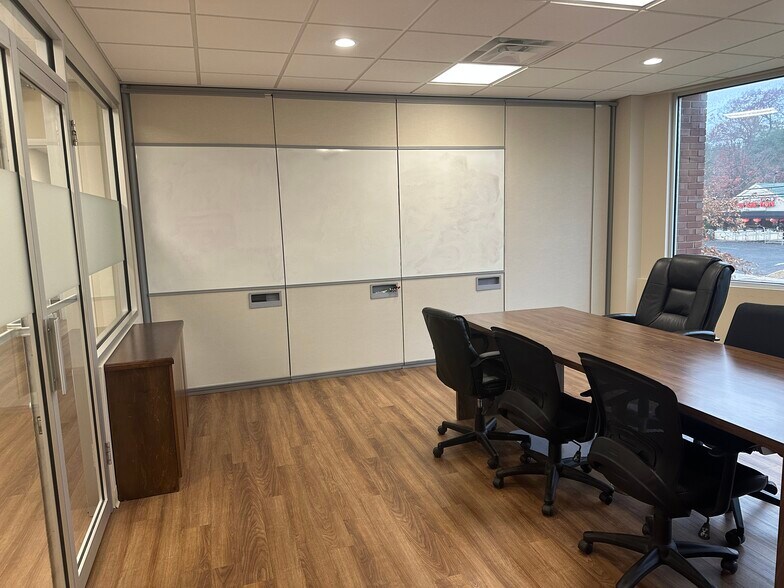 More Photos Of 1092 W Jericho Tpke, Commack Storefront Retail Office For Lease