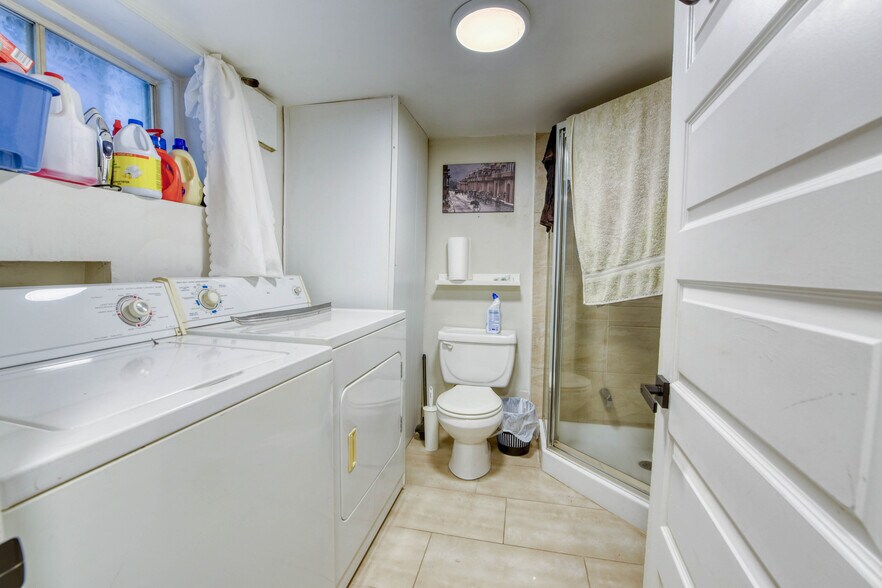 More Photos Of 2710 Rue Sherbrooke E, Montréal Apartments For Sale