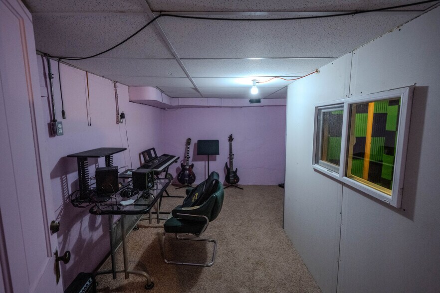 More Photos Of 1301 9th St, Greeley General Retail For Sale