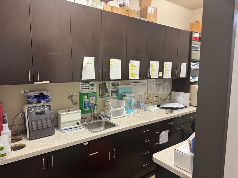 More Photos Of 1621 S Midtown Pl, Oklahoma City Medical For Sale