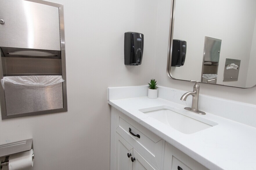 More Photos Of 555 Andorra Glen Ct, Lafayette Hill Apartments For Lease