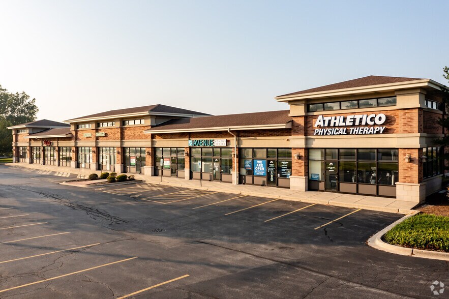 More Photos Of 944 E Roosevelt Rd, West Chicago Storefront For Lease