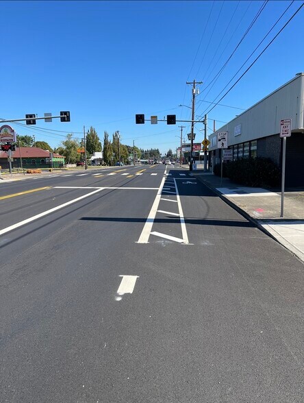 More Photos Of 2513-2619 E Fourth Plain Blvd, Vancouver Restaurant For Lease