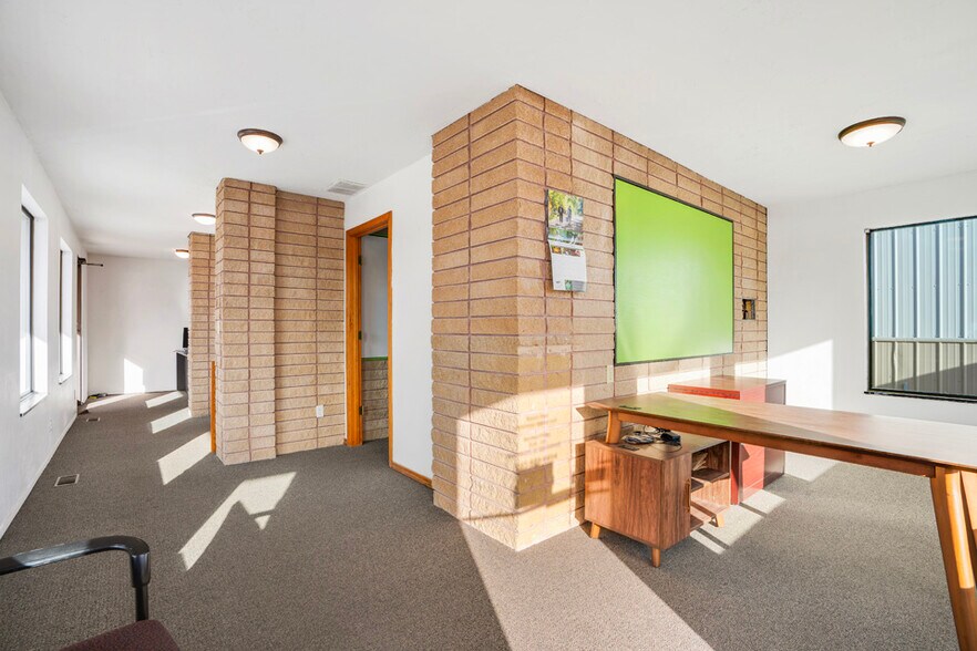 More Photos Of 1149-1159 SW 4th Ave, Ontario Office For Sale