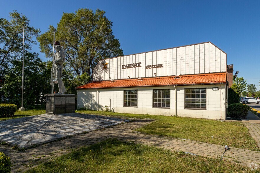 More Photos Of 3350 Boul Des Sources, Dollard-des-Ormeaux Storefront Retail Office For Lease