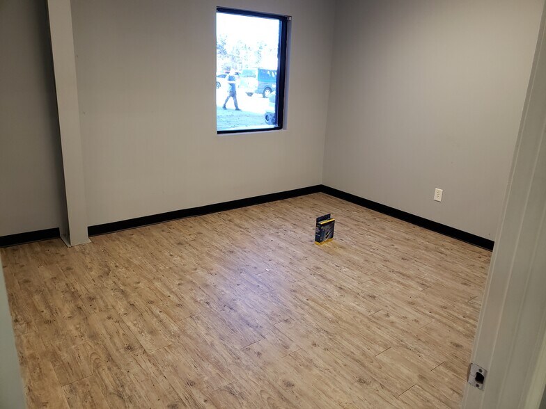 More Photos Of 1292 John Belt Dr, Douglasville Warehouse For Lease