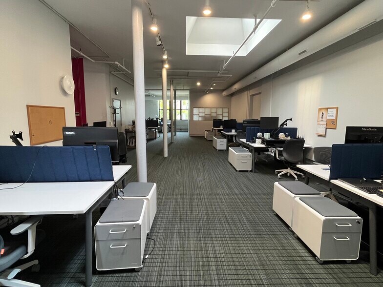 More Photos Of 2035-2043 W Wabansia Ave, Chicago Loft Creative Space For Lease