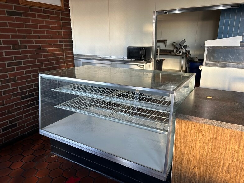 More Photos Of 10158 Niagara Falls Blvd, Niagara Falls General Retail For Lease