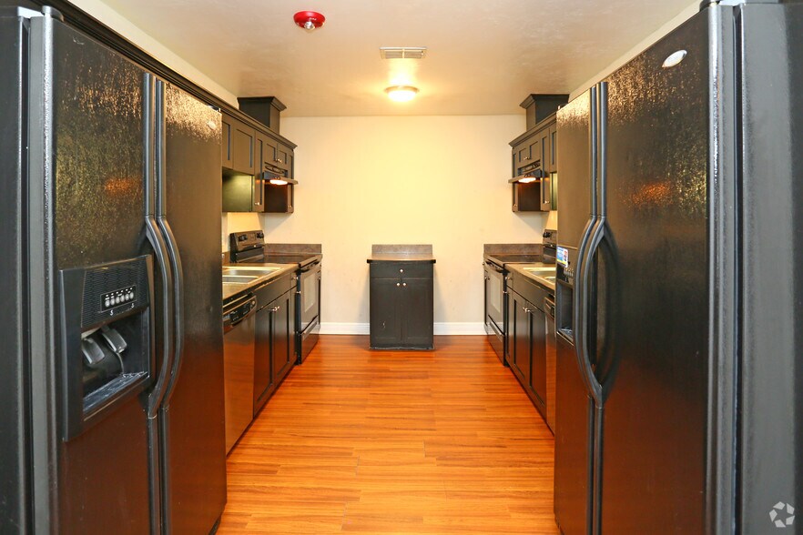 More Photos Of 1602 Airport Dr, Tallahassee Apartments For Sale