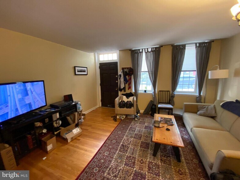More Photos Of 747 S 2nd St, Philadelphia Apartments For Sale