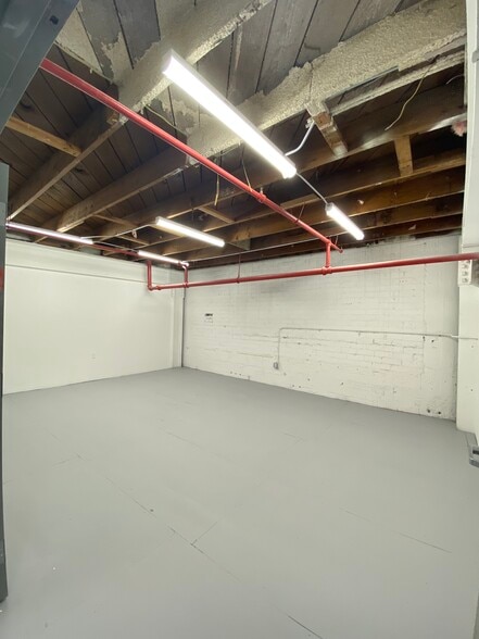 More Photos Of 901 E 31st St, Los Angeles Manufacturing For Lease