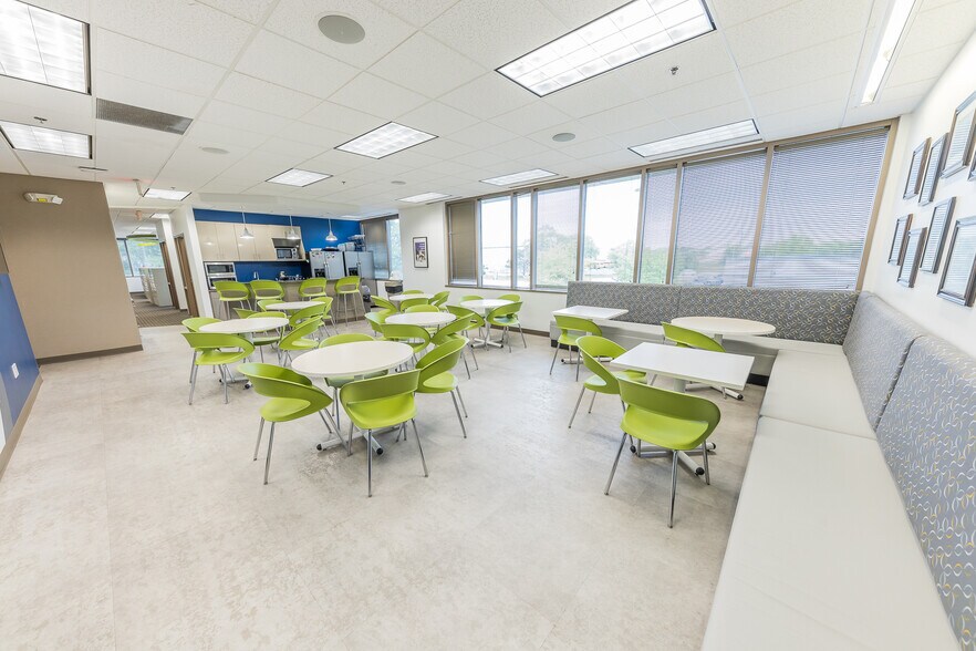 More Photos Of 6201 Corporate Dr, Indianapolis Office For Sale