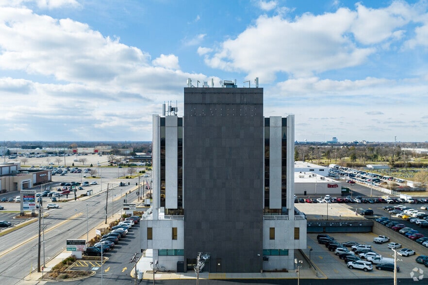 More Photos Of 7222 W Cermak Rd, North Riverside Office For Lease