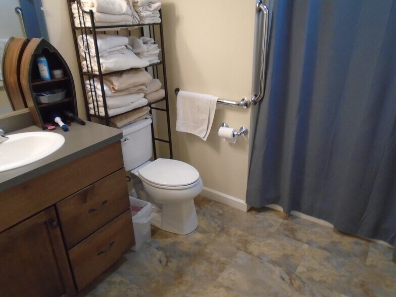 More Photos Of 11 Alisha Ln, Columbiana Apartments For Sale