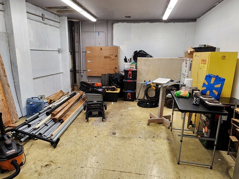 More Photos Of 401 Hookahi St, Wailuku Warehouse For Sale