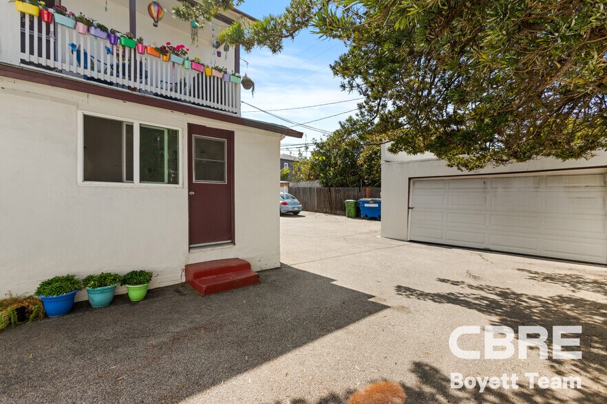 More Photos Of 2302 32nd St, Santa Monica Apartments For Sale