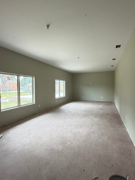 More Photos Of 200 W Cano St, Edinburg Religious Facility For Lease