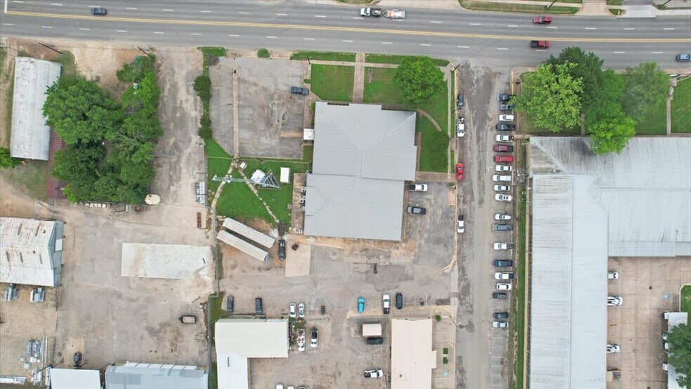 More Photos Of 1485 N Main St, Paris Land For Sale