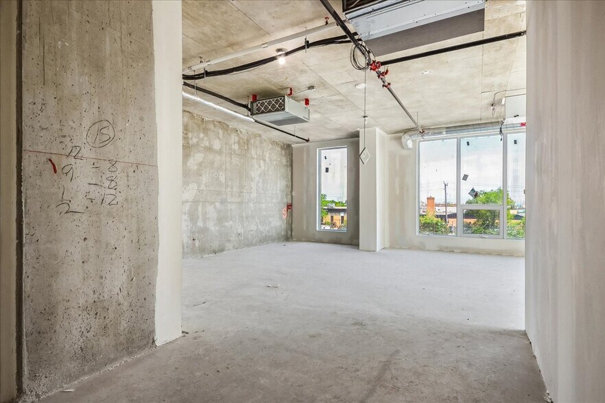 More Photos Of 600 Dixon Rd, Toronto Hotel For Sale