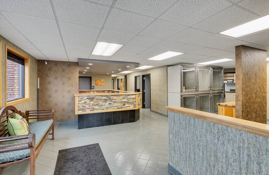 More Photos Of 32 E Mendota Rd, Inver Grove Heights Auto Dealership For Sale