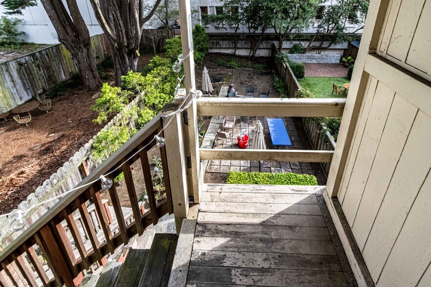 More Photos Of 3927-3929 Sacramento St, San Francisco Storefront Retail Residential For Sale