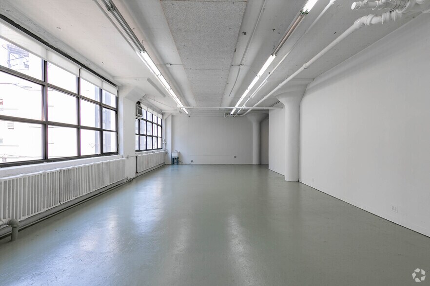 More Photos Of 43-01 21st St, Long Island City Manufacturing For Lease