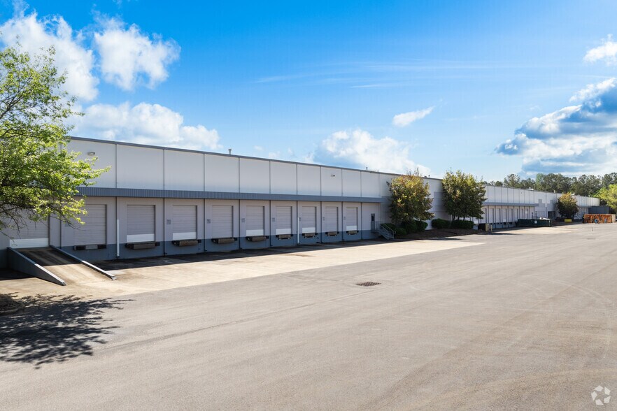 More Photos Of 3655 Atlanta Industrial Dr NW, Atlanta Warehouse For Lease